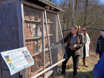 Przedwiośnie przy siedzibie Oddziału Sulejowskiego i Spalskiego Parku Krajobrazowego, 
